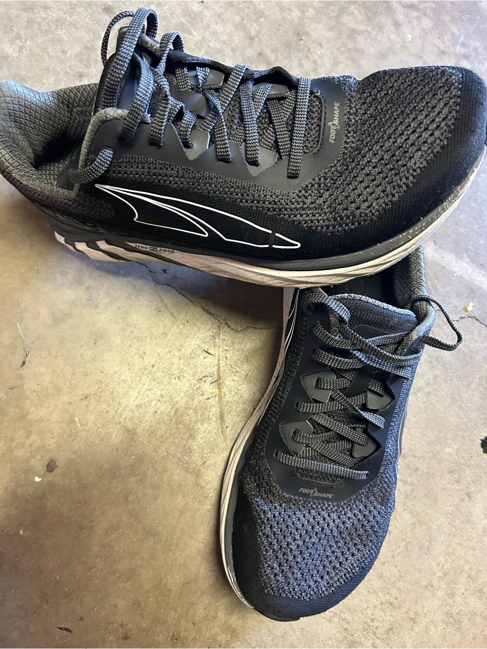 Altra Men's Black and Gray Running Shoes